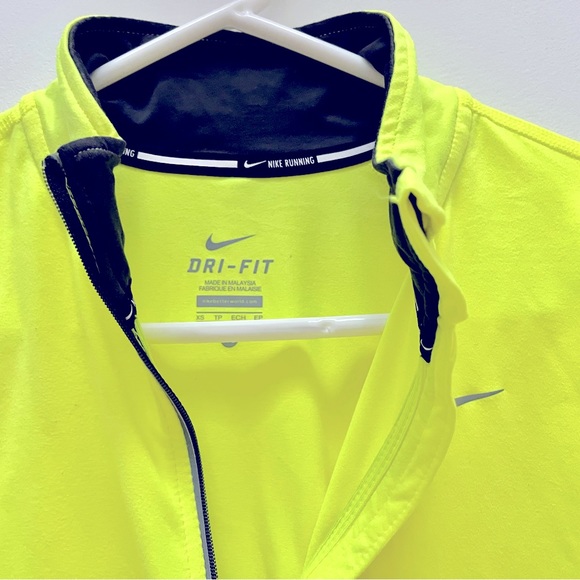NEW NIKE DRI-FIT Women Training Top Size XS - Picture 7 of 7